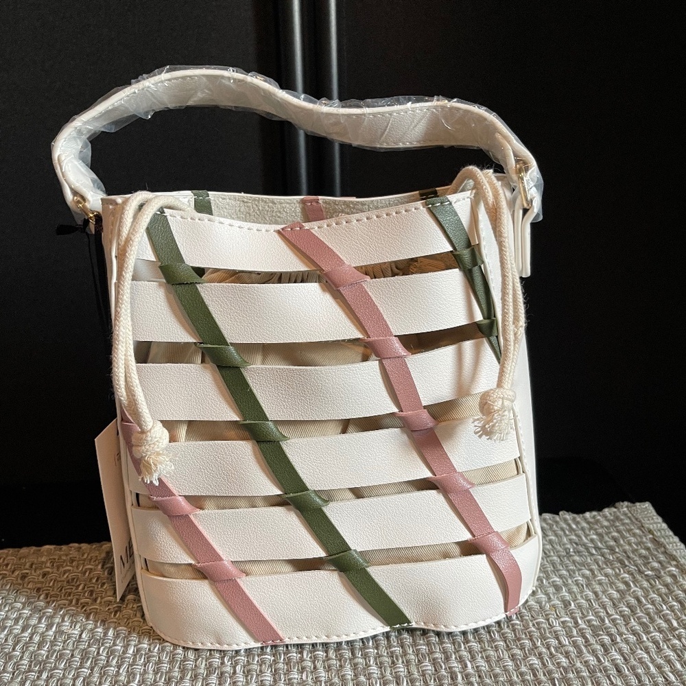 NWT Mersi Vegan Leather Kara Bucket Bag, White